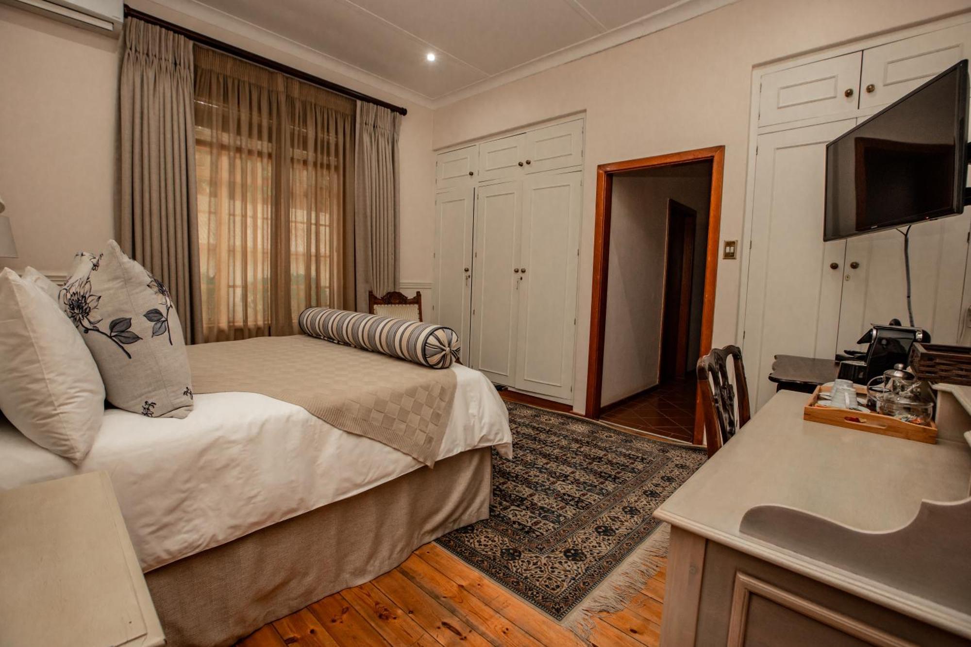 Kleine Constantia Boutique Guest House Roodepoort Bagian luar foto